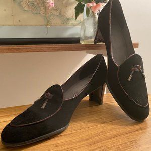 Stuart Weitzman Creampuff Spanish Loafer Black Crepe with Cogna (Size 5)